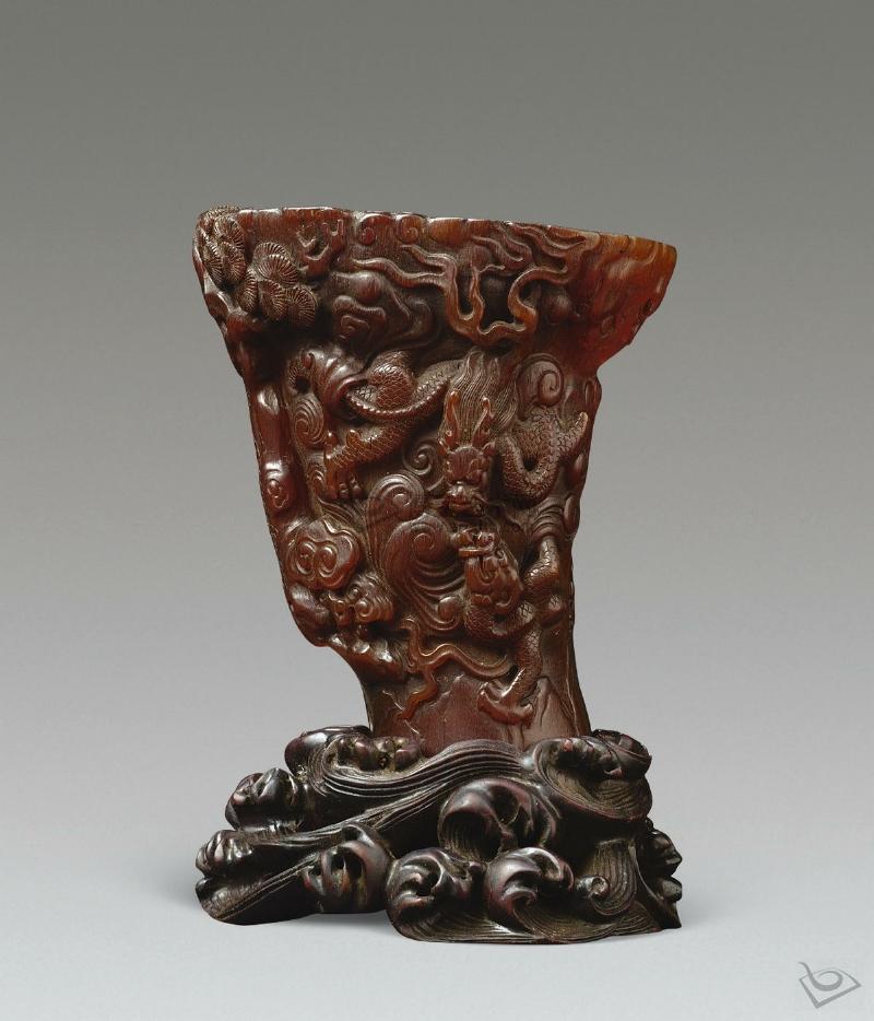 清 犀角雕蒼龍教子紋杯