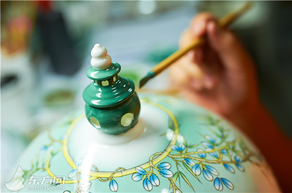 G20國宴餐瓷來自上海:從西湖獲靈感 歷經(jīng)81道工序